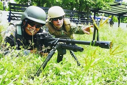 Binh sĩ Philippines-Mỹ trong một cuộc diễn tập quân sự liên hợp.
